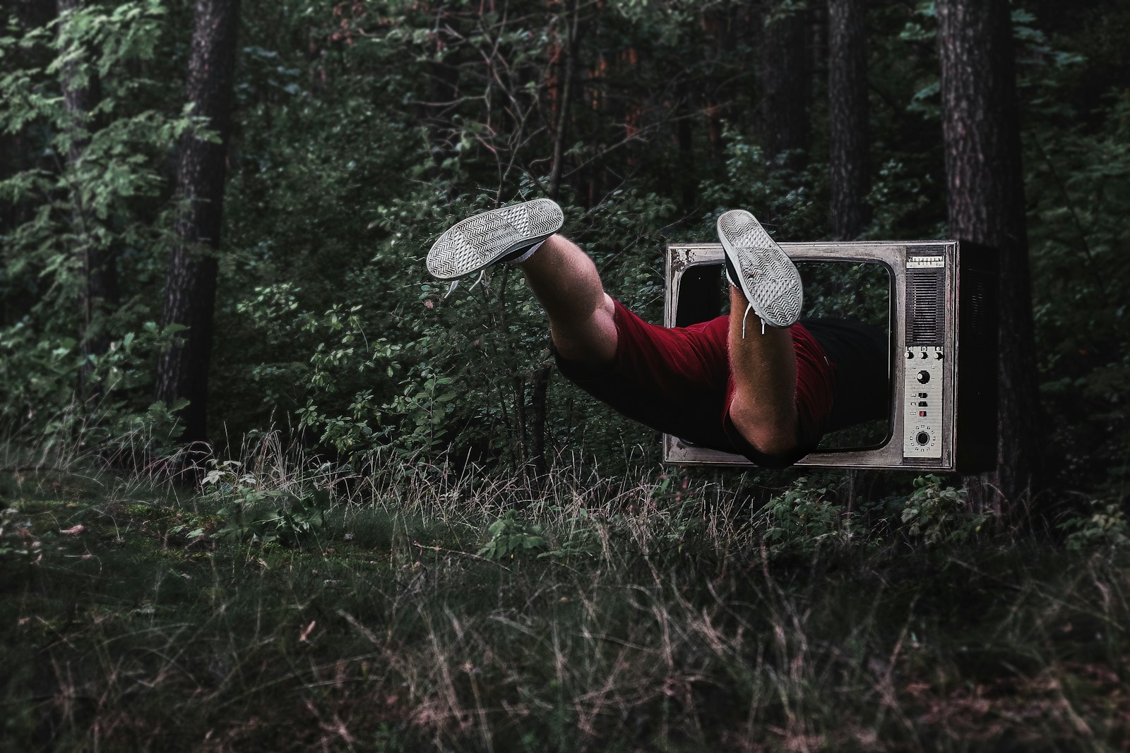 El desafío de regular medios de comunicación tradicionales, redes sociales y plataformas (entre otros)